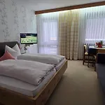 Cafe-pension Krems Vendégház 3*